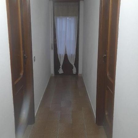 Kiki Beb Carbonia Luaran gambar