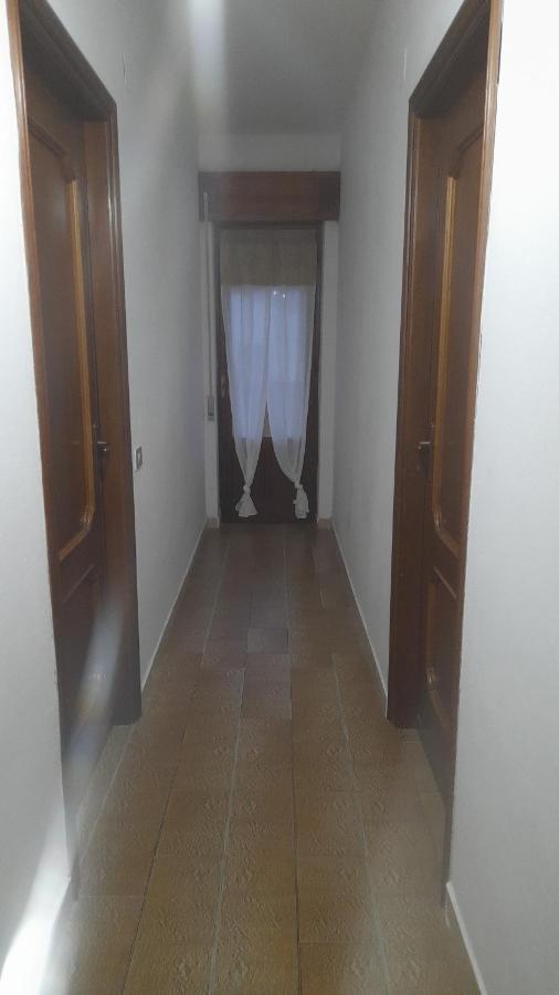 Kiki Beb Carbonia Luaran gambar