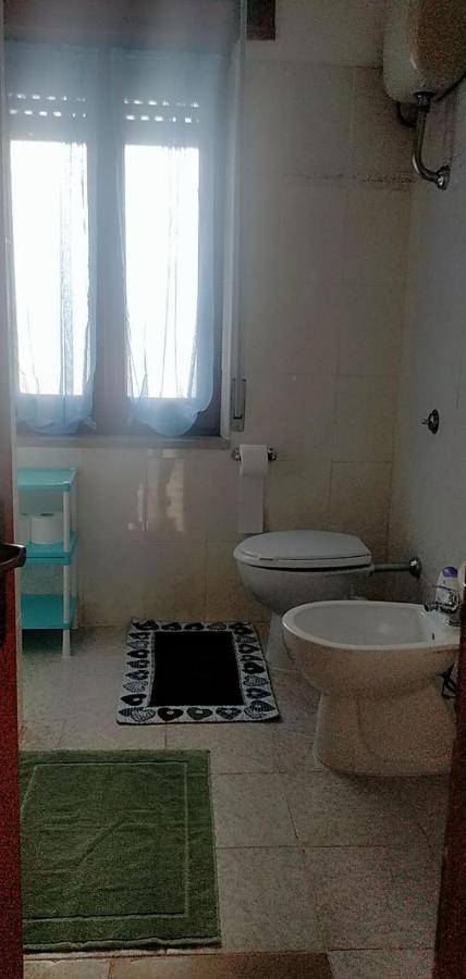 Kiki Beb Carbonia Luaran gambar